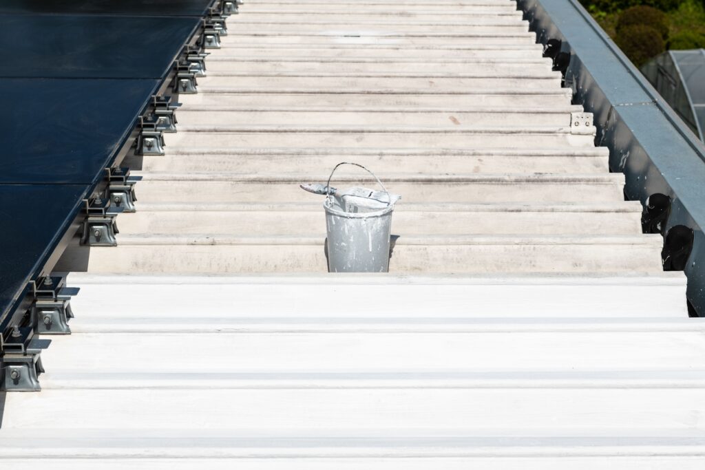 屋根塗装は何年ごとに必要？千葉県千葉市「北村塗装」が教える長持ちの秘訣